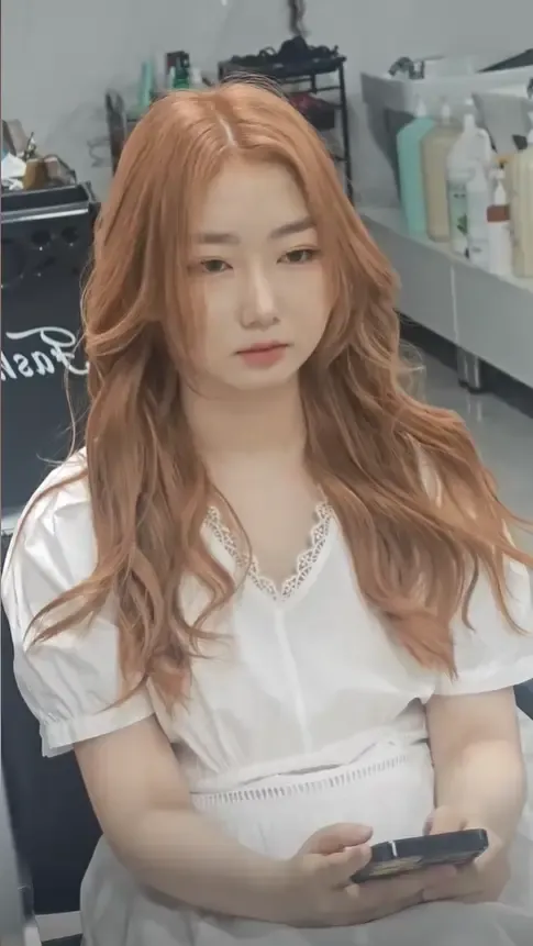 通辽找做潮色做的好的托尼**通辽寻找潮色染发高手托尼的奇妙之旅**